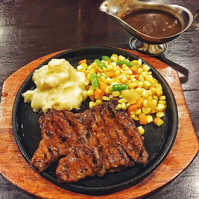 Рибай пеппер. Рибай тибон томагавк. Стейк найн. Стейк найн. Стейк найн.