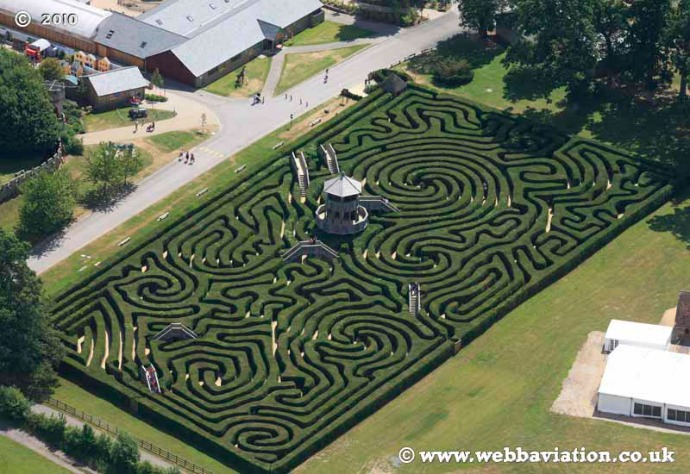 5 Labirin Terbesar di Dunia yang Menyesatkan