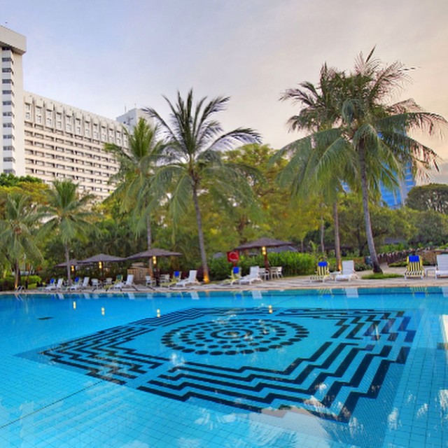 Hotel-Hotel di Jakarta dengan Kolam Renang Super Luas dan Berasa Lagi