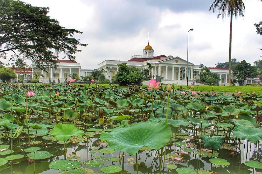 8 Objek Wisata di Sekitar Stasiun. Bisa Jalan Kaki!