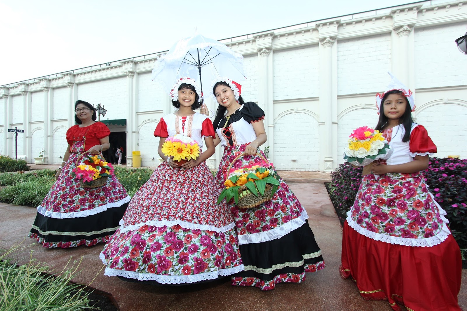 Tak Perlu ke Belanda, di Indonesia Ada Foto Ala Noni-Noni Cantik