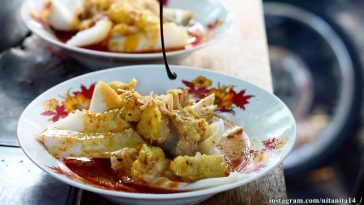 Lontong kari di Bandung