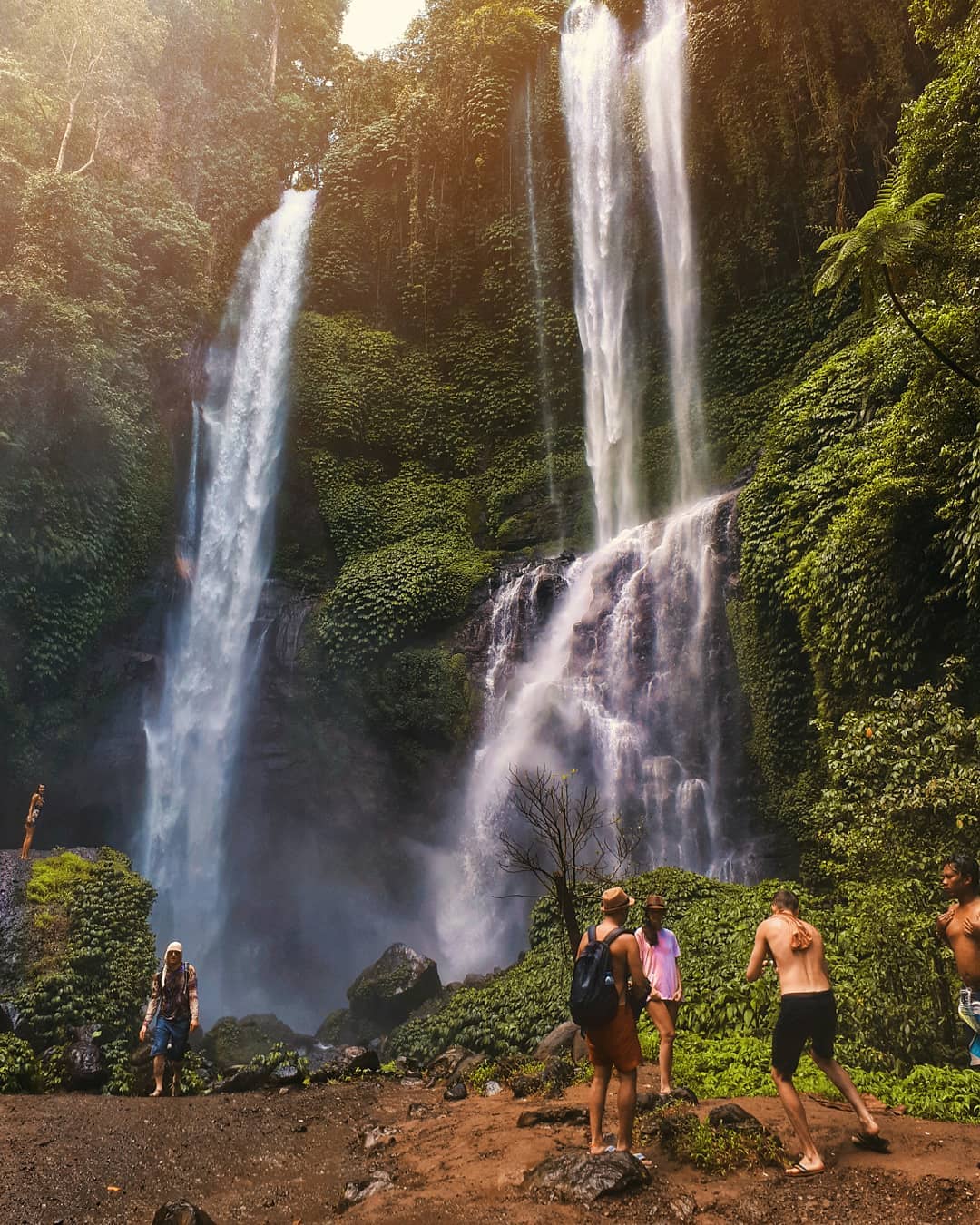 Air Terjun Sekumpul, Pesona Derasnya Air di Tengah Hutan Buleleng Bali