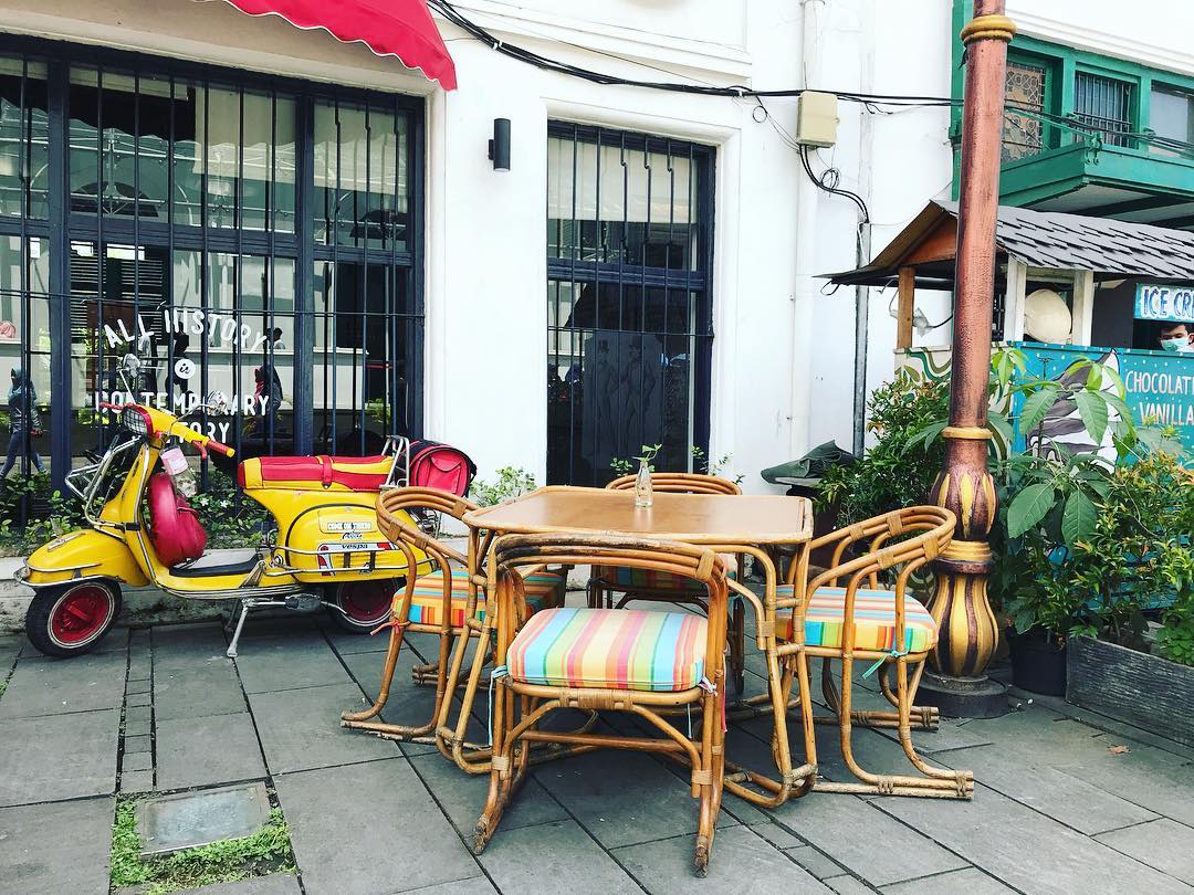 4 Kafe Bergaya Kolonial di Kota Tua Jakarta, Serasa ...