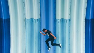 Foto pengunjung di Jembatan Pelangi Antapani