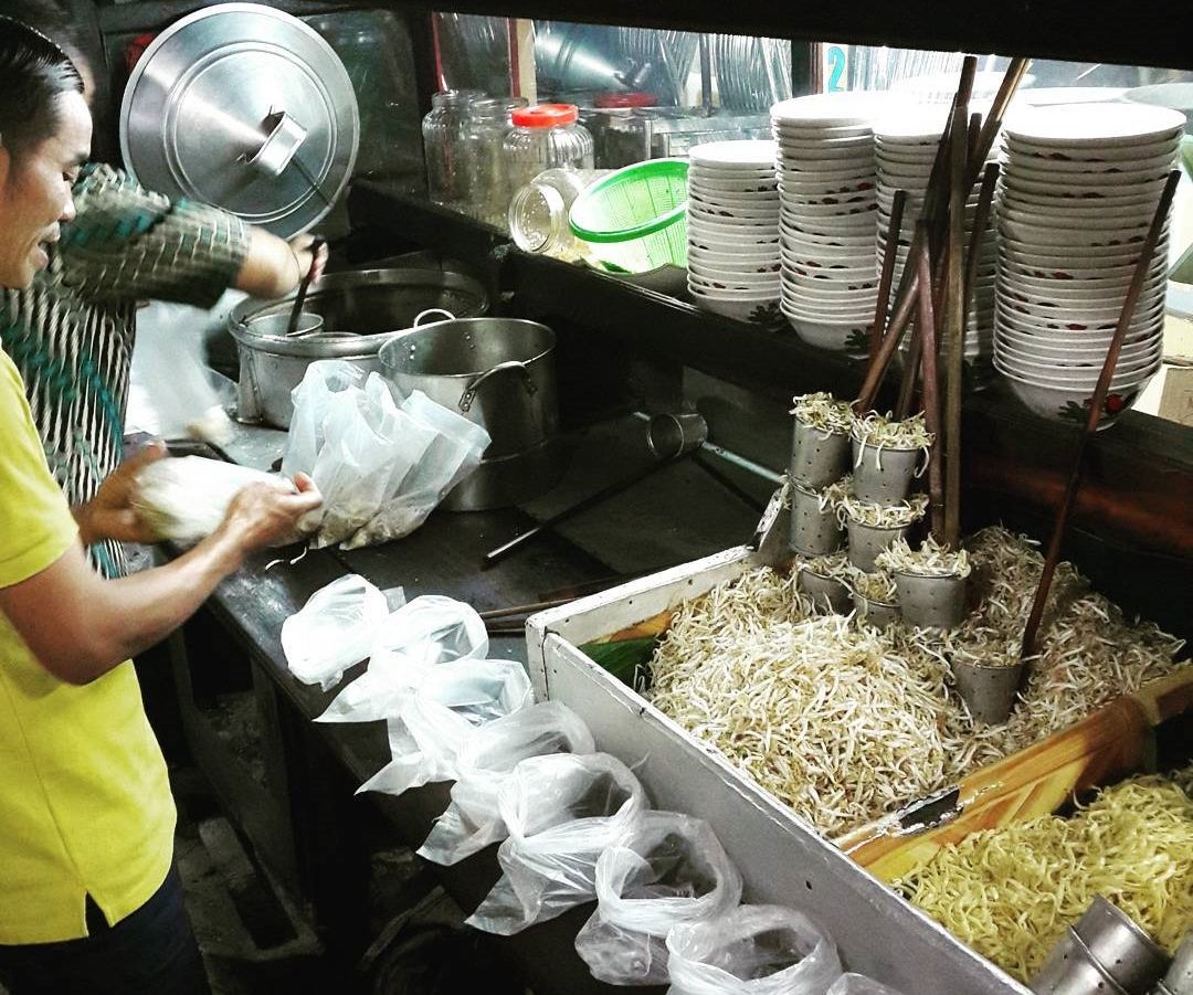 Mih Kocok Mang Dadeng, Kuliner Legendaris di Bandung yang Mih Kocok Mang Dadeng, Kuliner Legendaris di Bandung yang