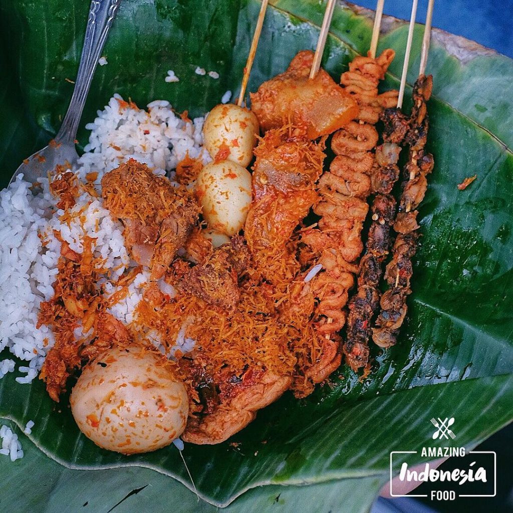 Makan ‘Krisdayanti’ di Warung Cak Mis Surabaya, Aneh Tapi Nikmat