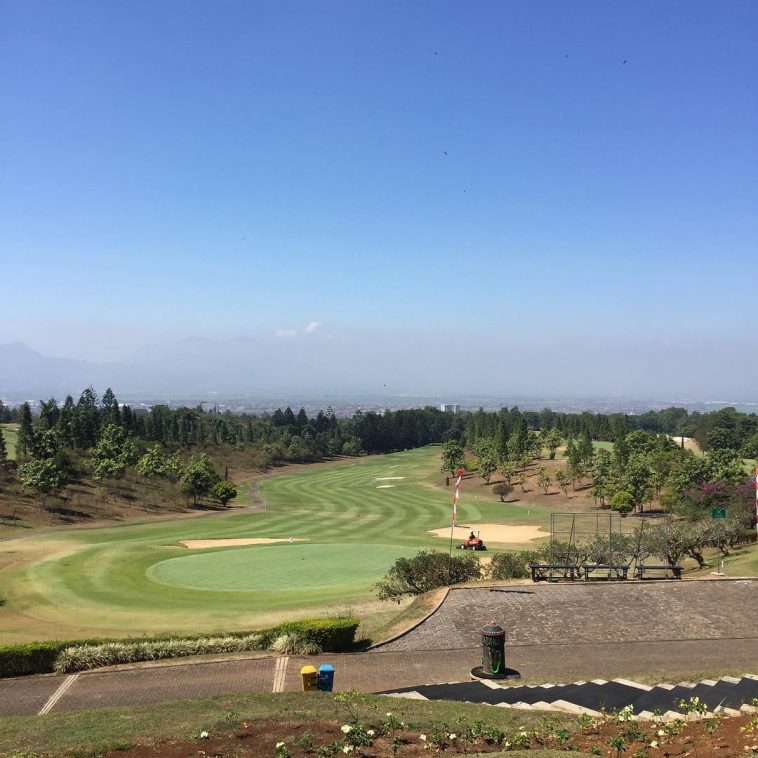 Lapangan Golf di Bukit Golf Sukamanah (BGG)