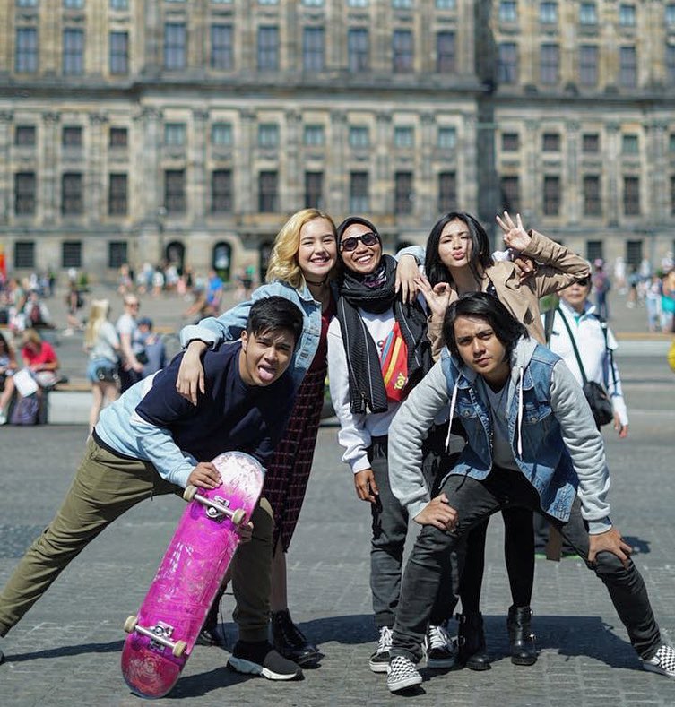 Liburan Seru Ala Umay Shahab, Mantan Artis Cilik yang ...