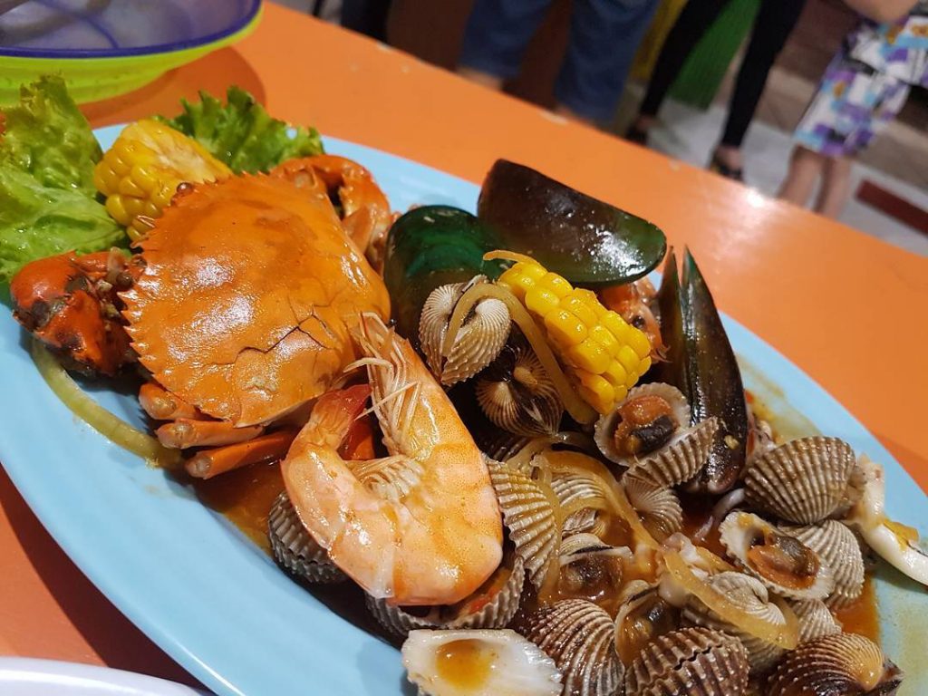 Pilihan Tempat untuk Berburu Seafood di Solo, Ada yang di Dalam Bus