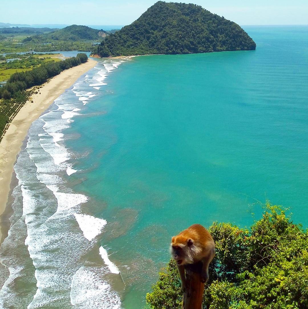 Gunung Geurutee Aceh Jaya, Sajikan Langsung Megahnya Samudera Hindia
