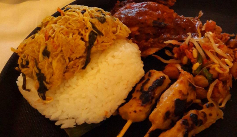 Sate tanjung makanan khas Lombok Utara dari daging ikan