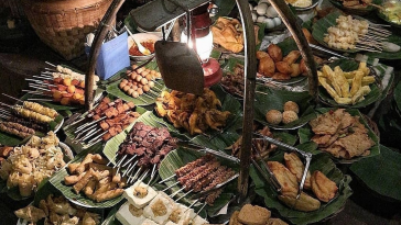 Kafe dengan konsep wedangan yang ada di Solo.