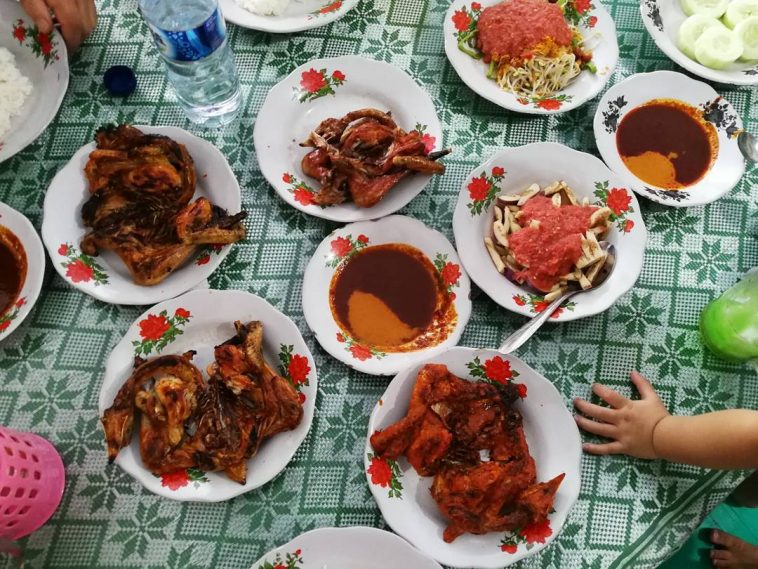 30 Makanan Khas Lombok Yang Wajib Dicoba!