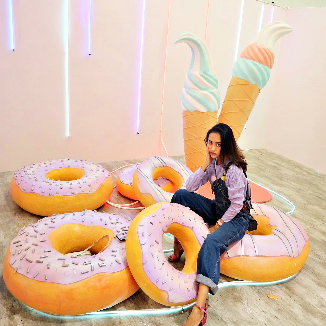 Puaskan Hobi Selfie Kamu dengan Donat dan Permen Lucu di House of