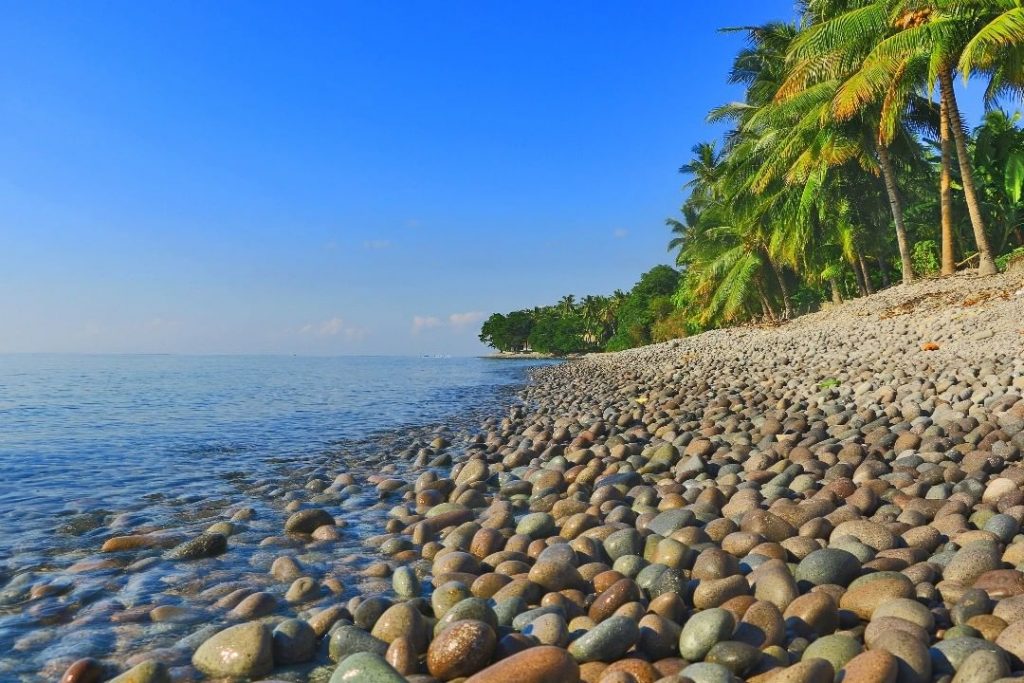 11 Wisata Kawasan Pantai Selatan Pulau Flores, Surga Tersembunyi yang