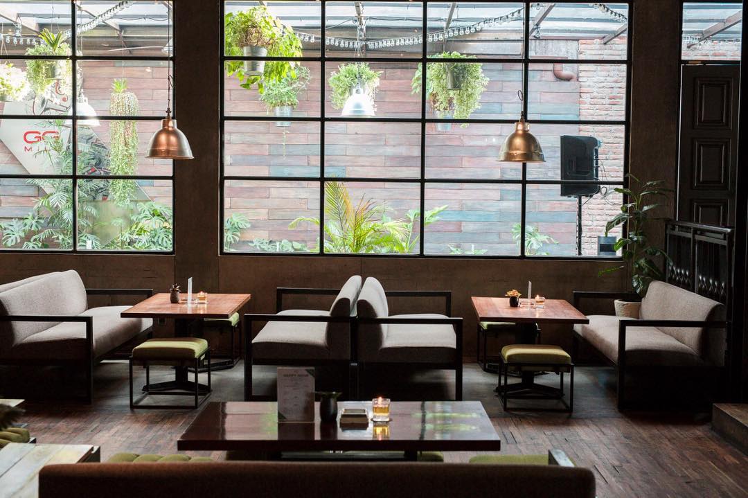 Kafe Rustic di Jakarta Buat Lokasi OOTD Gisella, Biar Foto Endorse ...