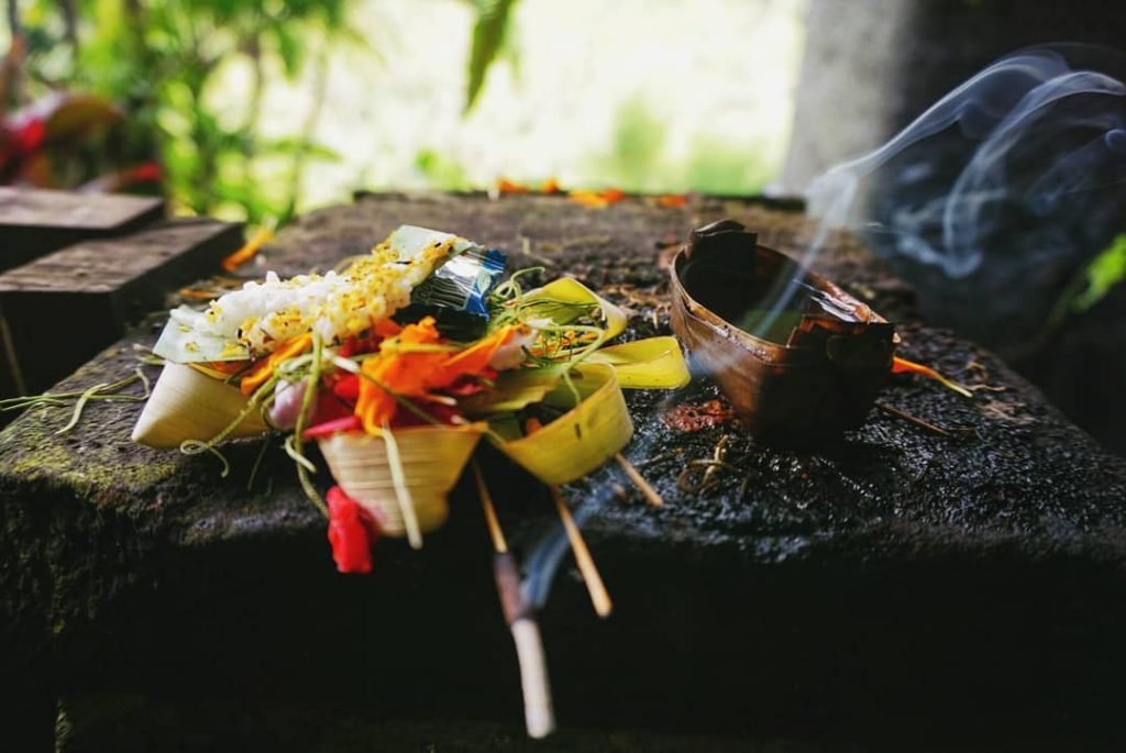 Learn About The Common Balinese Daily Rituals