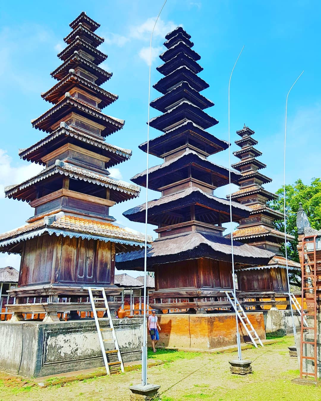 Exploring Pura Meru, the Biggest Temple in Lombok