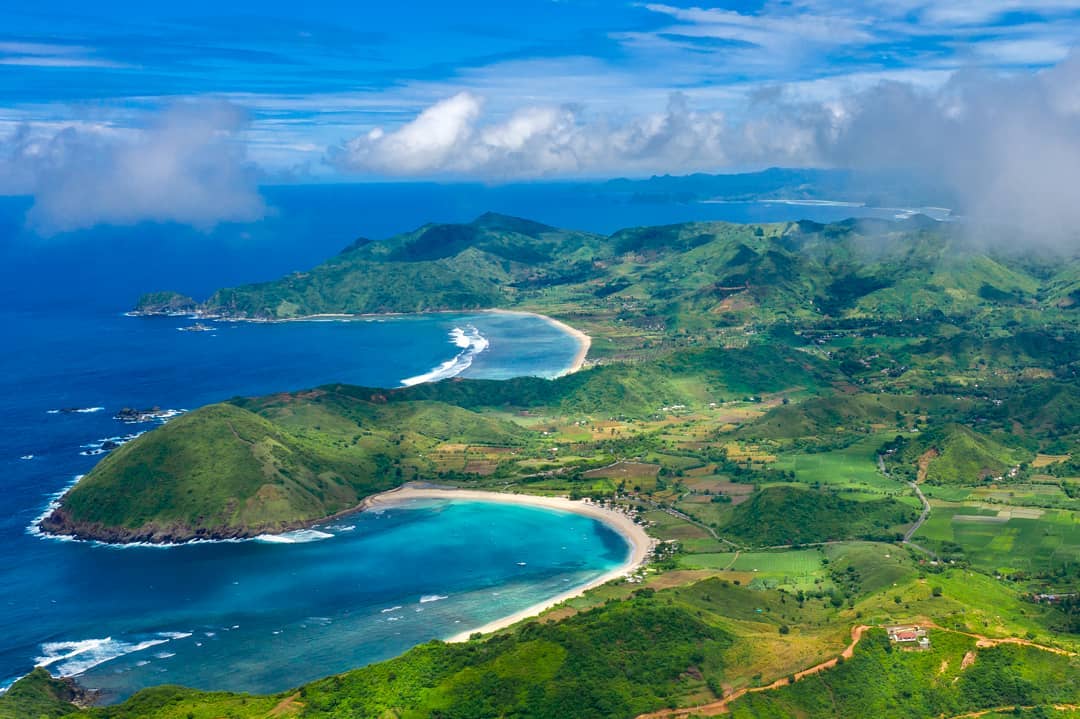 Exploring The Wonderful Mawun Beach Lombok exploring-the-wonderful-mawun-beach-lombok