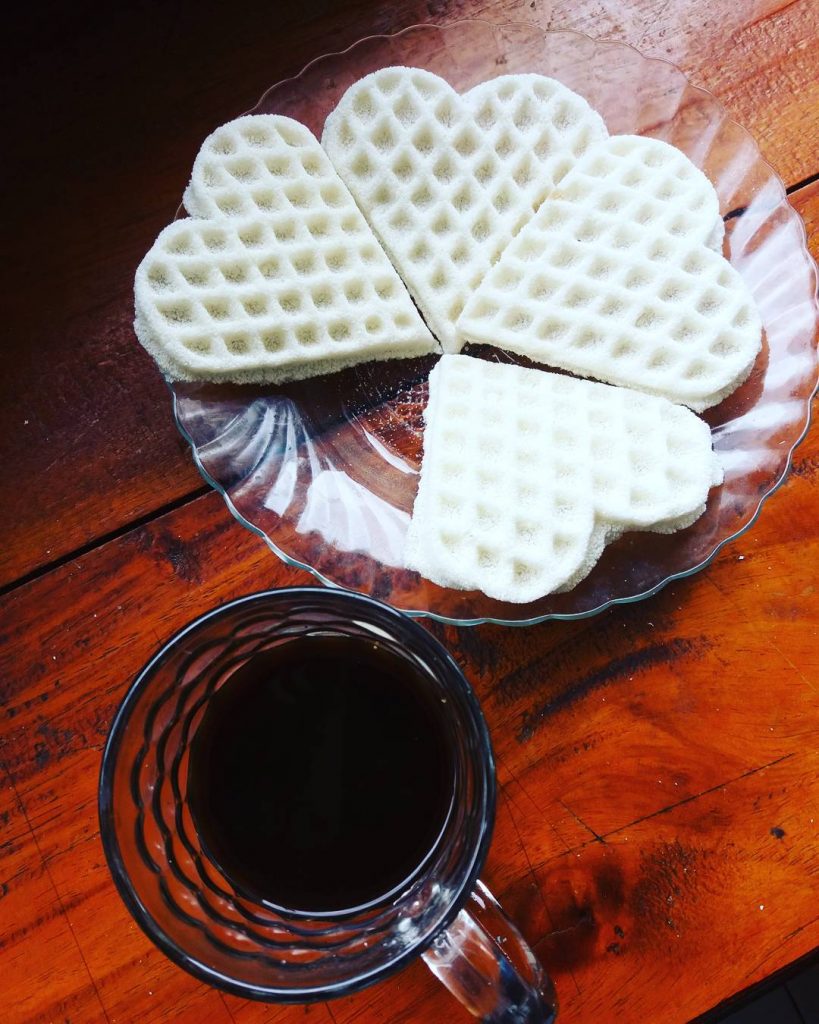 Embal, Kuliner Tual yang Terbuat dari Singkong Beracun