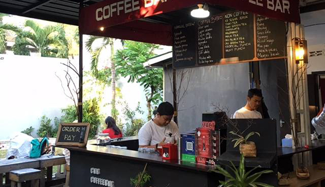 Suasana di CHR Coffee Malang