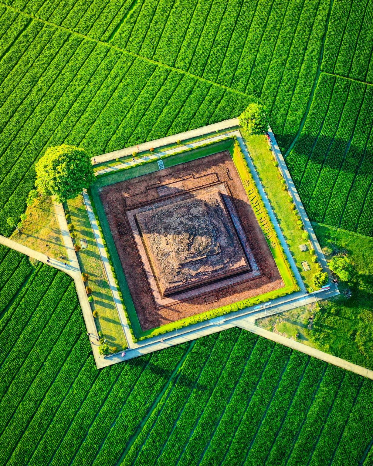 Dibalik Eksotis Candi Jiwa Karawang yang Menyerupai Teratai