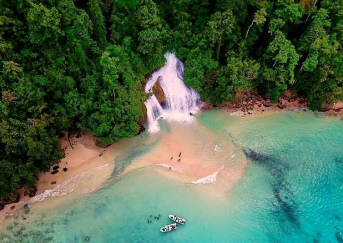 Air Terjun Kiti-Kiti, Cuilan Surga di Timur Indonesia