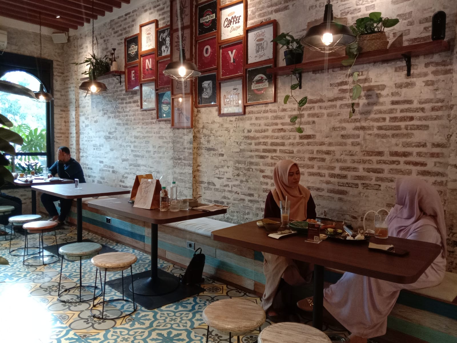 Kalimalang Hadirkan Tempat Ngopi Super Cozy dan Estetik